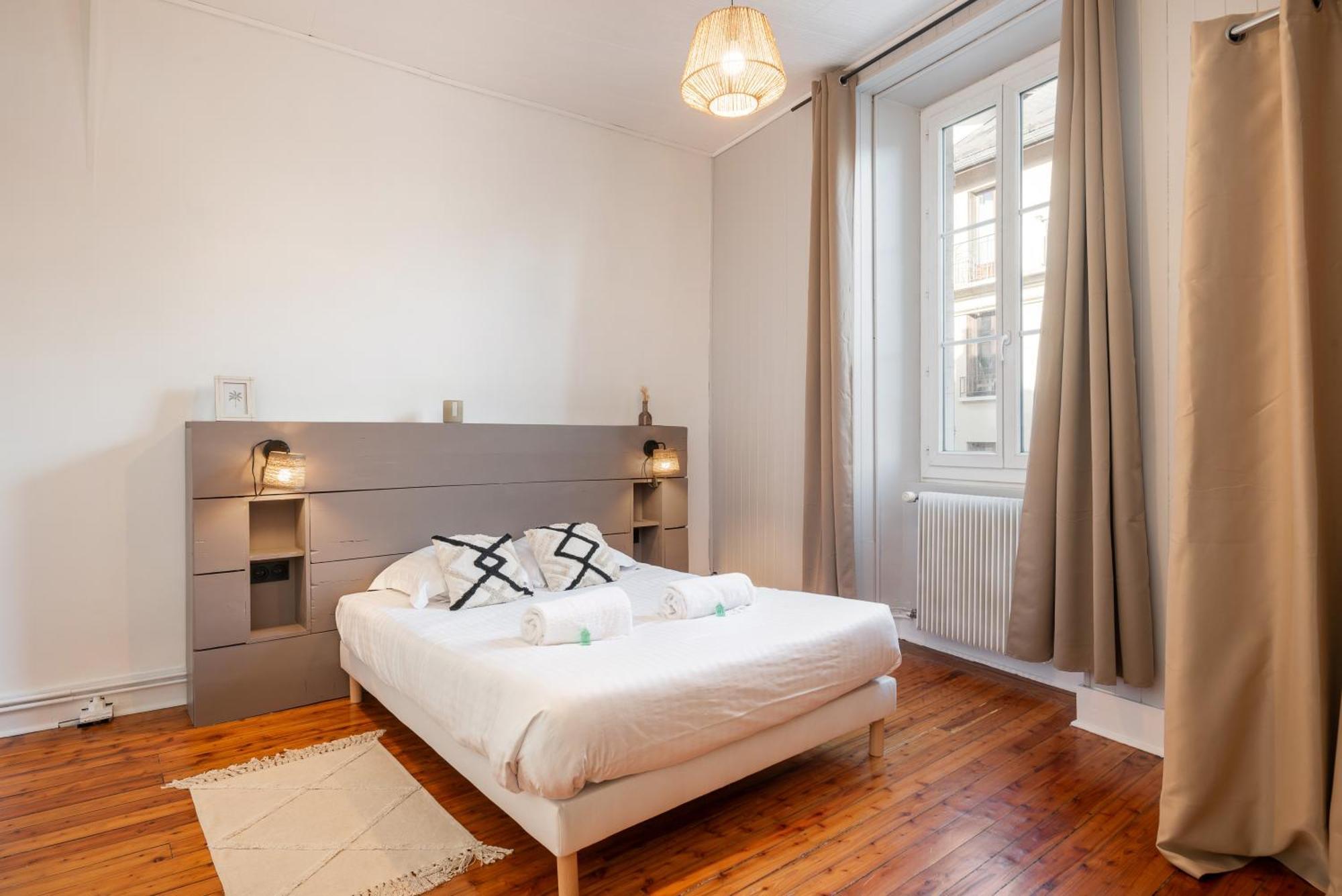 Appartement Spacieux Et Chaleureux Coeur De Ville Chambéry Zewnętrze zdjęcie