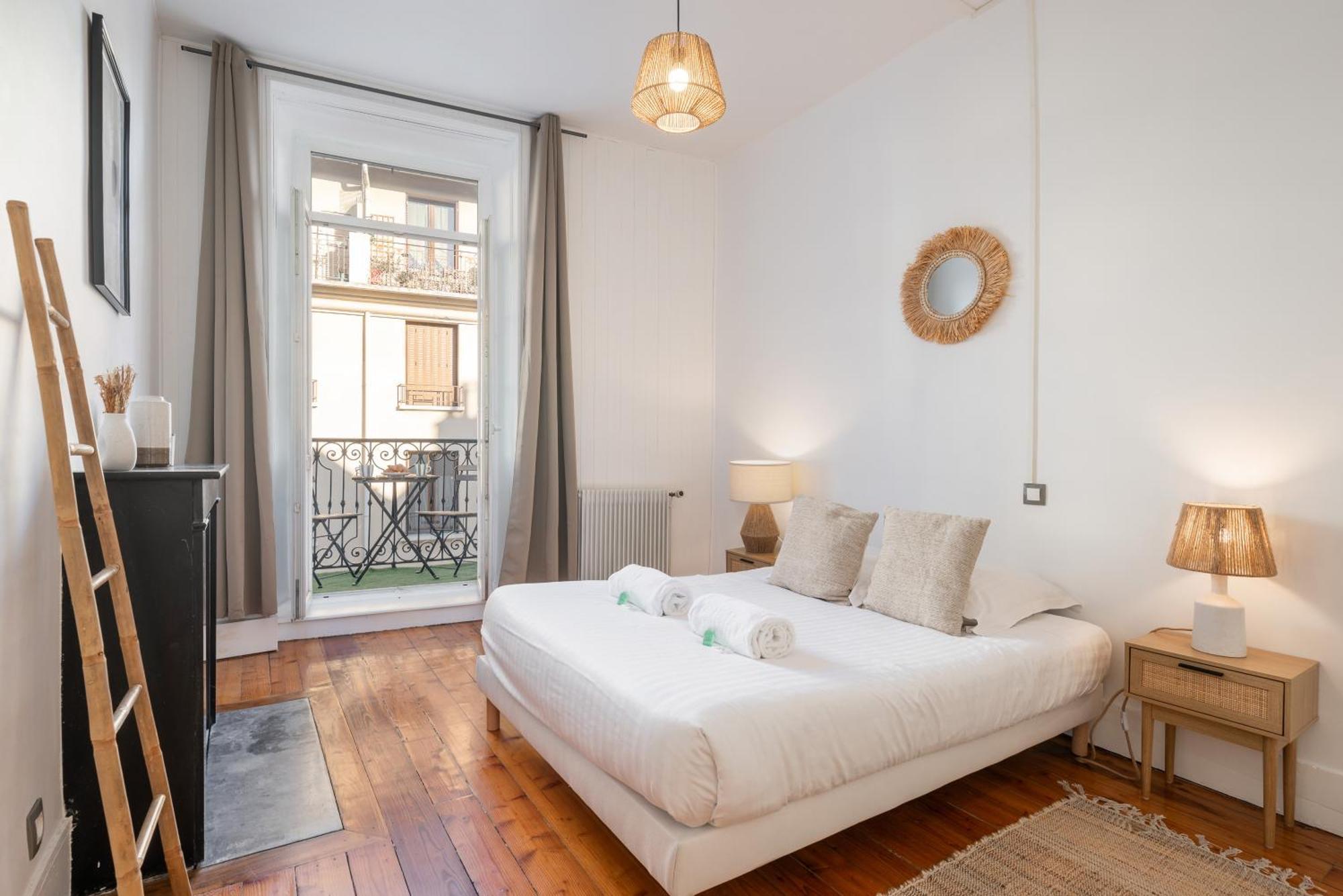 Appartement Spacieux Et Chaleureux Coeur De Ville Chambéry Zewnętrze zdjęcie