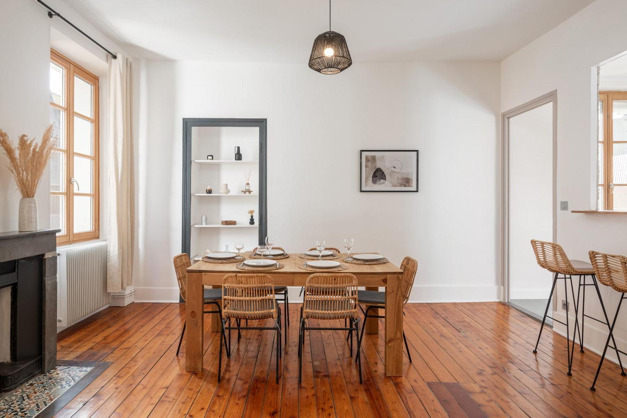 Appartement Spacieux Et Chaleureux Coeur De Ville Chambéry Zewnętrze zdjęcie