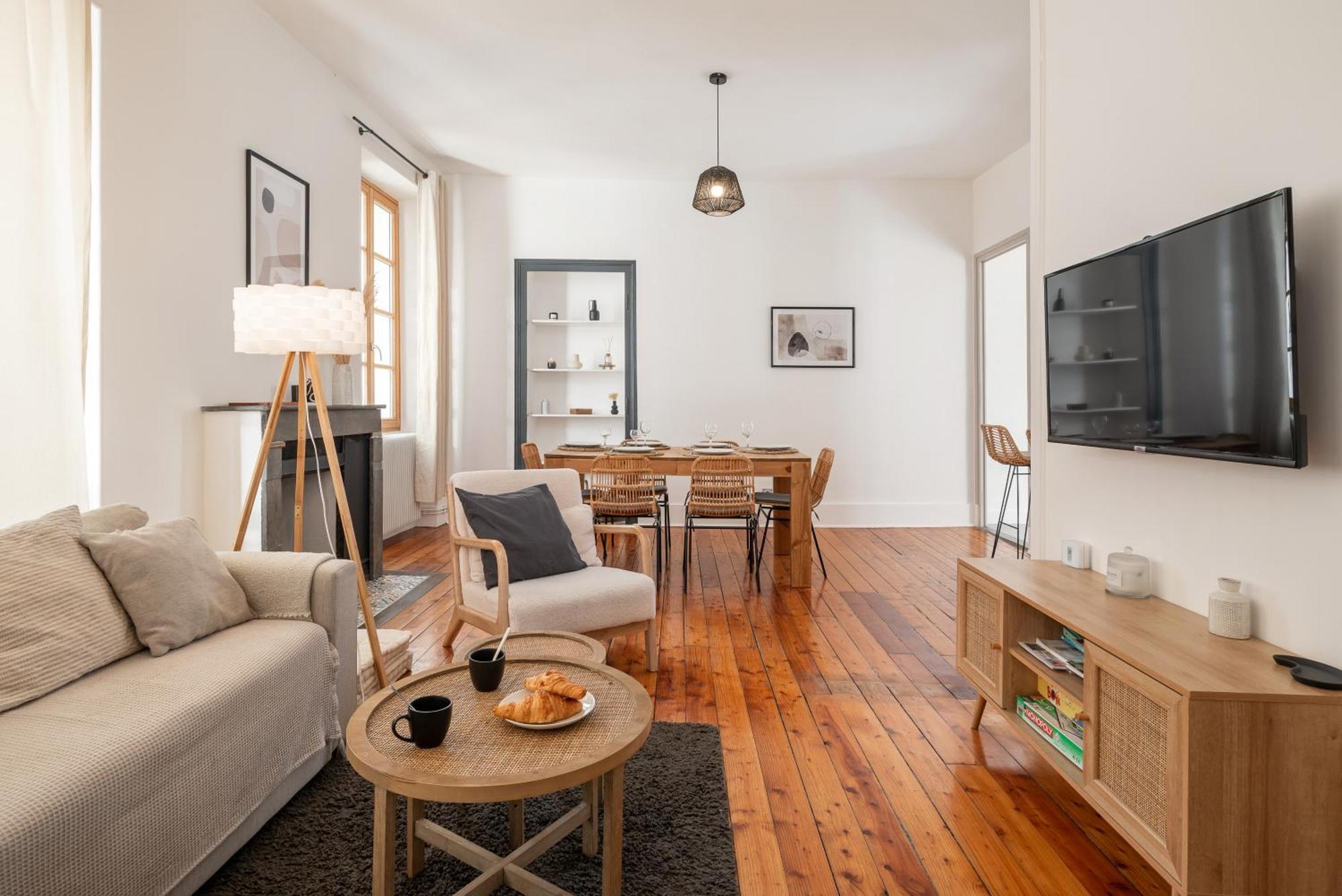 Appartement Spacieux Et Chaleureux Coeur De Ville Chambéry Zewnętrze zdjęcie