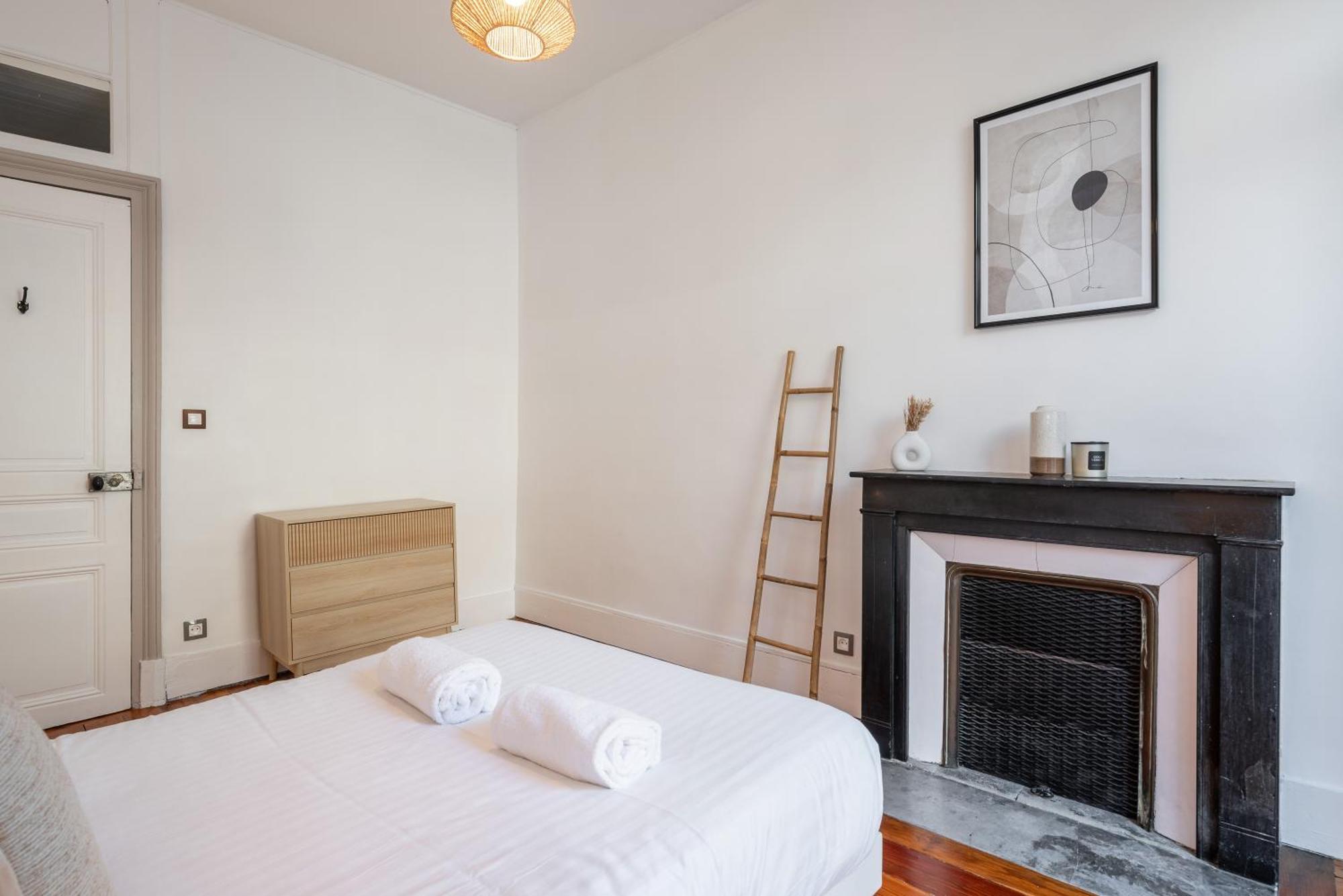 Appartement Spacieux Et Chaleureux Coeur De Ville Chambéry Zewnętrze zdjęcie