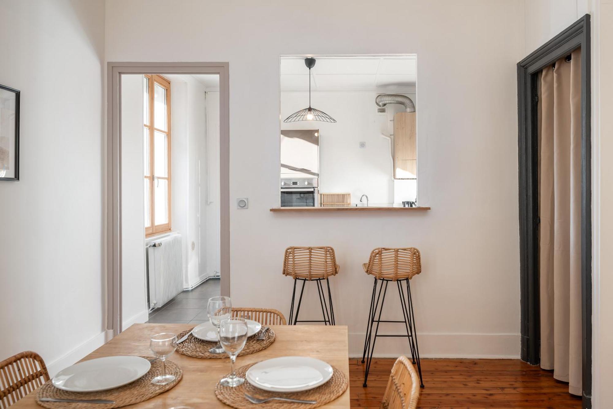 Appartement Spacieux Et Chaleureux Coeur De Ville Chambéry Zewnętrze zdjęcie
